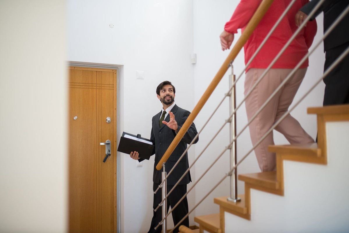 Bankruptcy Alternatives — agent at a home showing