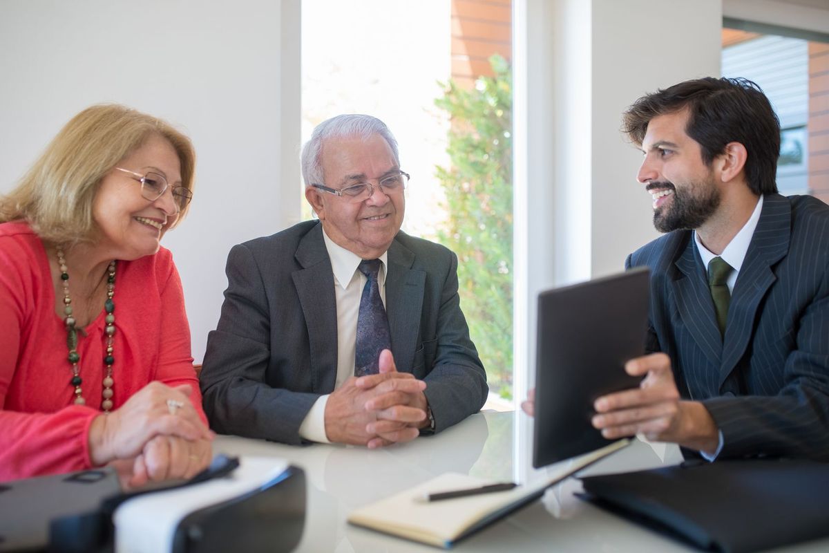 Debt consolidation loans in Parkersburg, WV — client meeting with an advisor